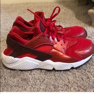 Red Nike Huaraches